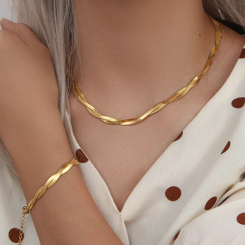 E.B.belle – ensemble de bracelets et colliers en chaîne à chevrons tressées imperméables plaqués or, vente en gros de bijoux en acier inoxydable pour femmes