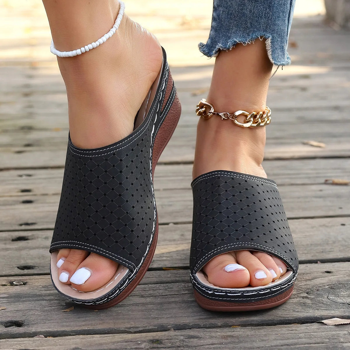 Sandales pour Femmes 2025 été habillé Femmes chaussures à semelles épaisses Sandales à talons compensés à la mode un pied bohème plage Sandales Femmes