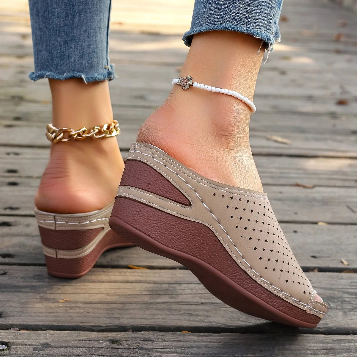 Sandales pour Femmes 2025 été habillé Femmes chaussures à semelles épaisses Sandales à talons compensés à la mode un pied bohème plage Sandales Femmes
