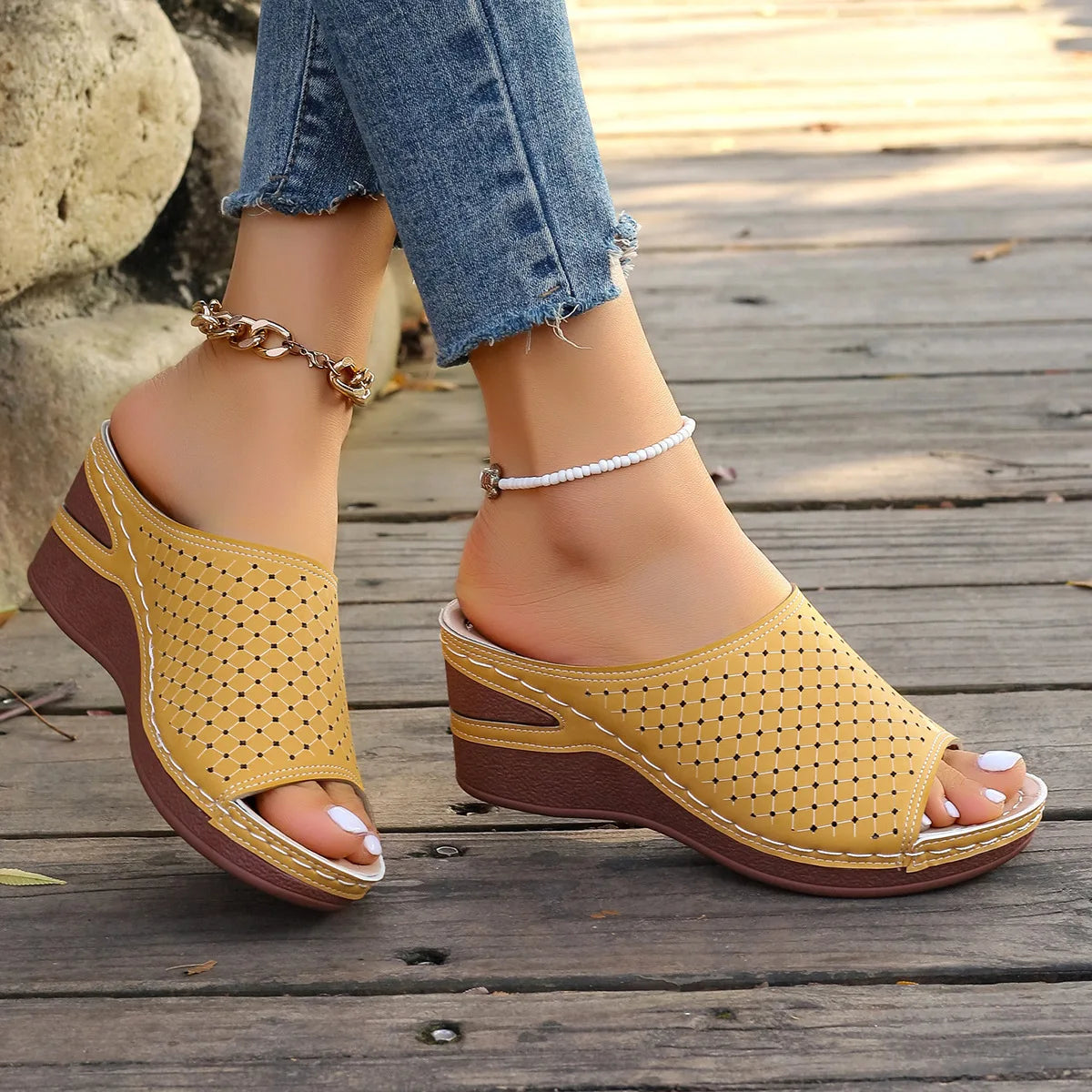 Sandales pour Femmes 2025 été habillé Femmes chaussures à semelles épaisses Sandales à talons compensés à la mode un pied bohème plage Sandales Femmes