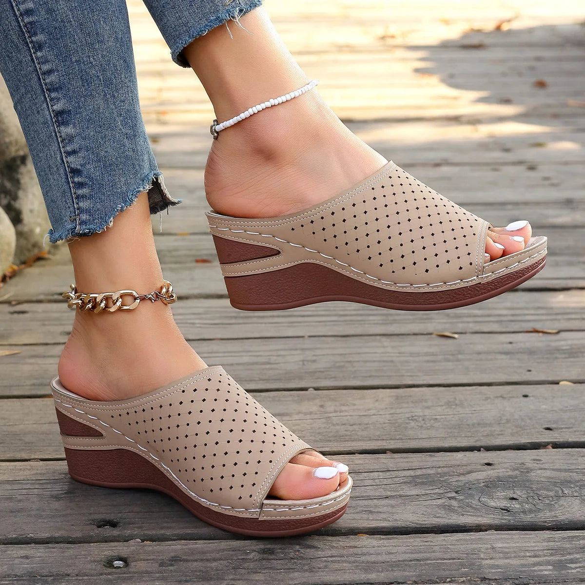 Sandales pour Femmes 2025 été habillé Femmes chaussures à semelles épaisses Sandales à talons compensés à la mode un pied bohème plage Sandales Femmes