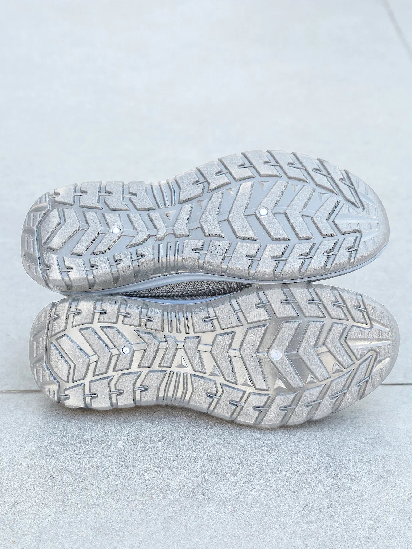 Chaussures décontractées respirantes et tendance pour femme 2026 – Baskets basses en maille aérée à talon plat et semelle souple, confortables pour maman