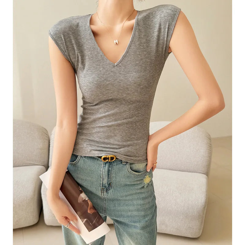 T-shirt pour femmes, col en v, épaules sur le devant, coupe cintrée et cache la poitrine secondaire, haut de tempérament basique, été 2025