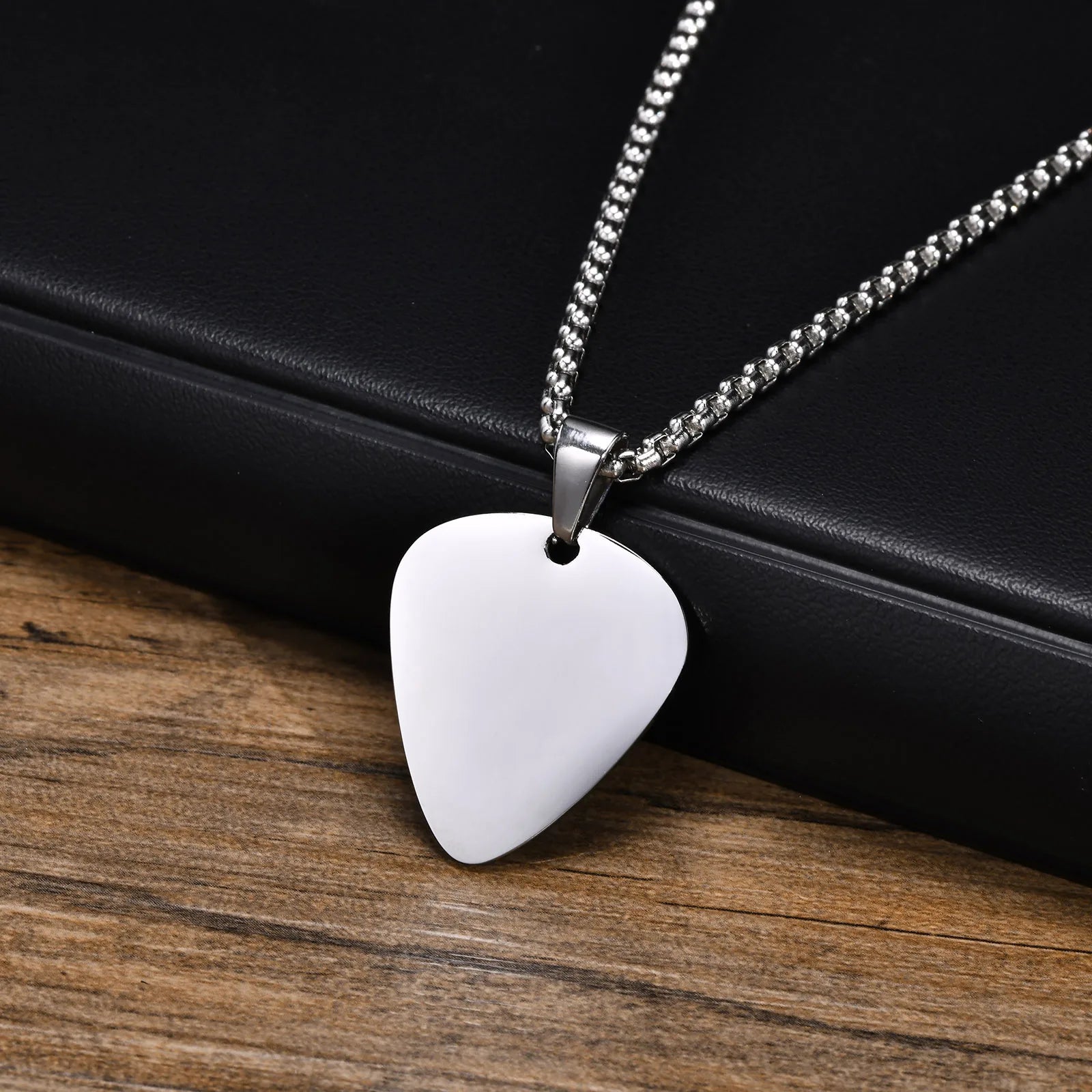 Vnox nouveau collier de médiator de guitare Unique pour hommes garçons, collier pendentif de médiators de guitare en acier inoxydable pour les amateurs de musique cadeaux bijoux