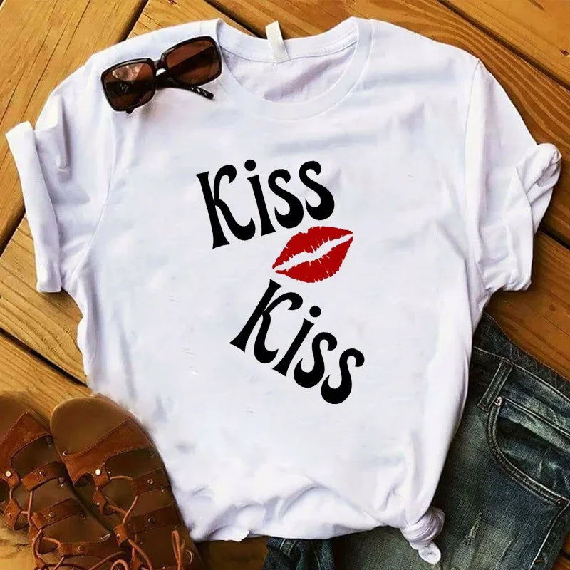 T-shirt imprimé Just A Women Who Loves Hurcycles, T-shirt graphique pour femme, vêtements féminins, haut à la mode