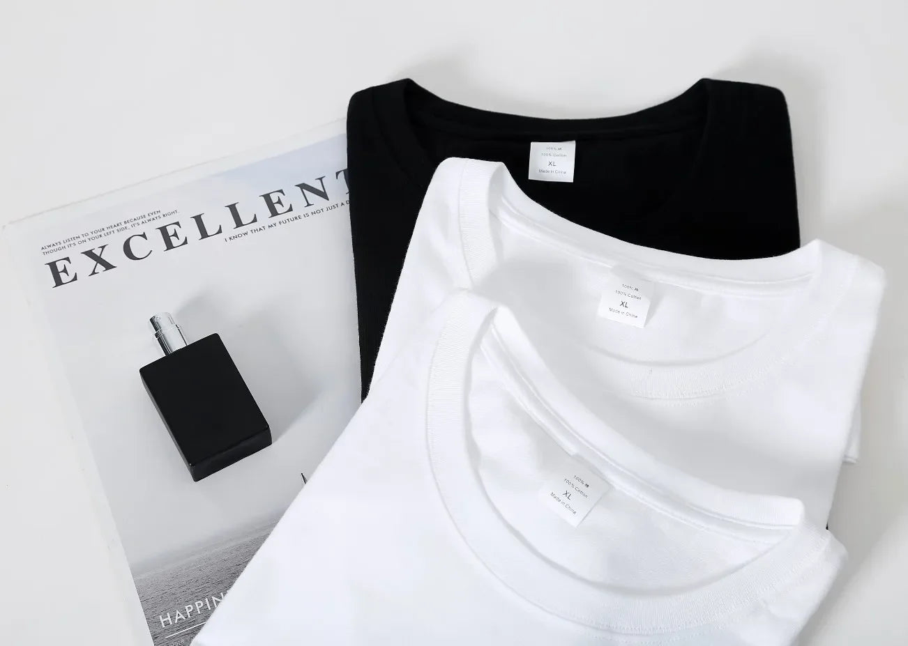 T-shirt pour femme avec un design amusant sur le thème des livres, parfait pour ceux qui sont contraints de travailler - Haut décontracté. T-shirts graphiques, streetwear d'été.