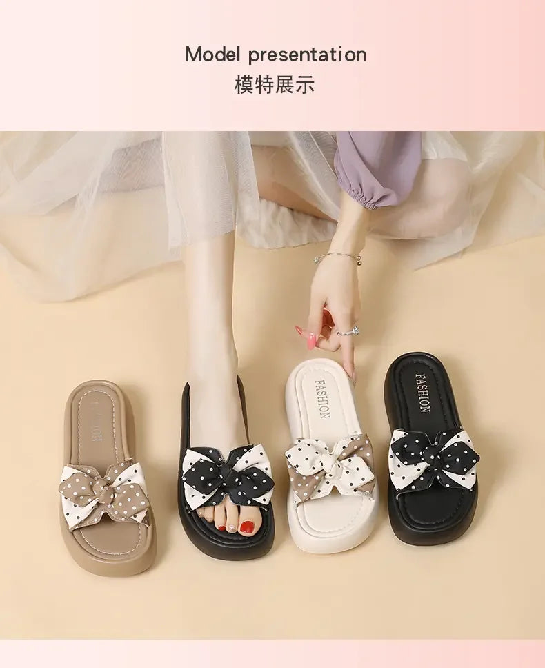 Nouvelles chaussures pour femmes 2026, style français haut de gamme, pantoufles d'extérieur antidérapantes, sandales d'été à semelle souple