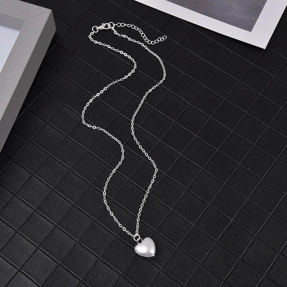 Wu's 2022 nouveau collier de perles amour Imitation collier de perles collier gothique collier polyvalent collier Imitation perle court C